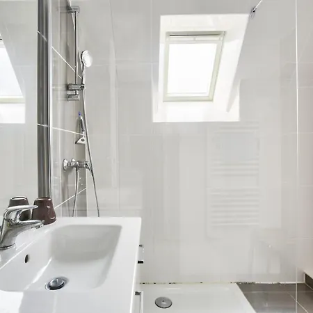 Vakantiehuis Vues - Acces Direct - 4 Adultes 3 Enfants *